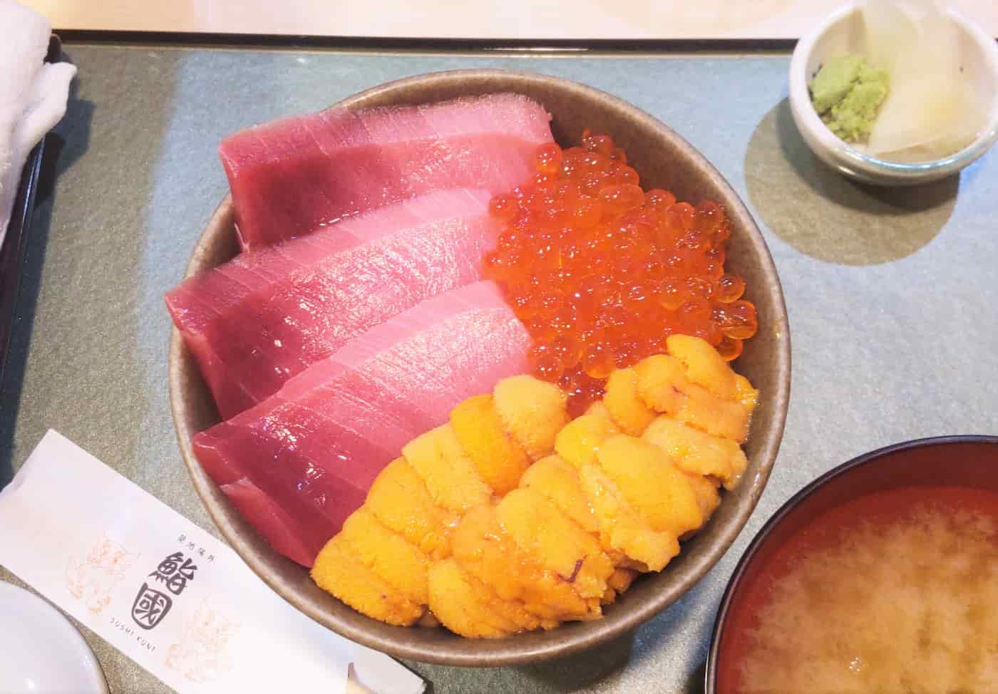 築地鮨國のウニ・イクラ・中トロ丼