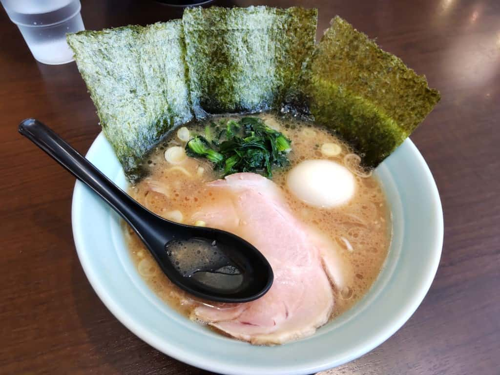 豚骨醤油ラーメン